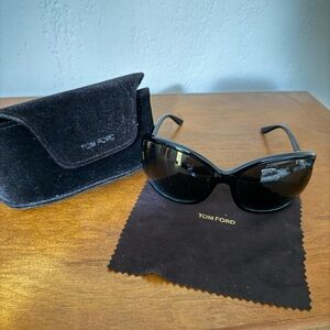 Tom Ford Elegant Black Sunglasses